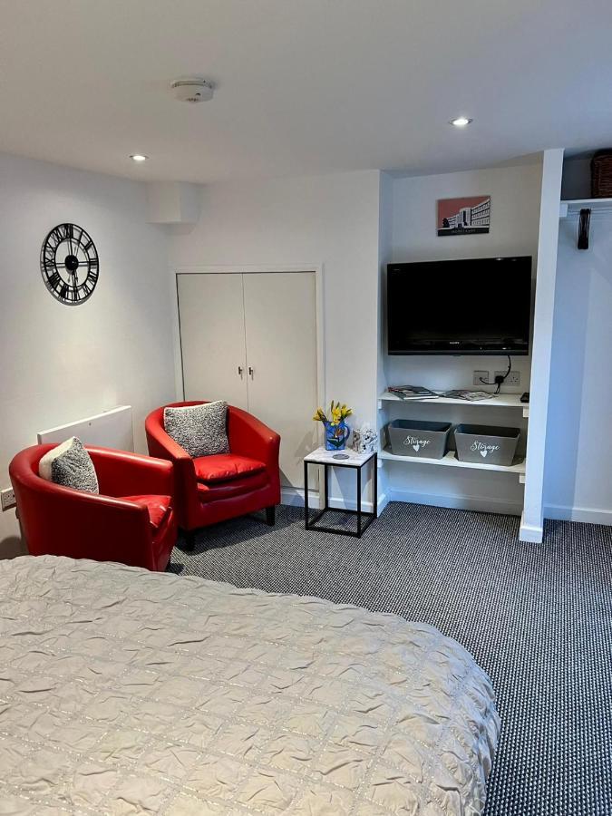 Basement Studio By The Bay Hotel มอร์คัมบ์ ภายนอก รูปภาพ